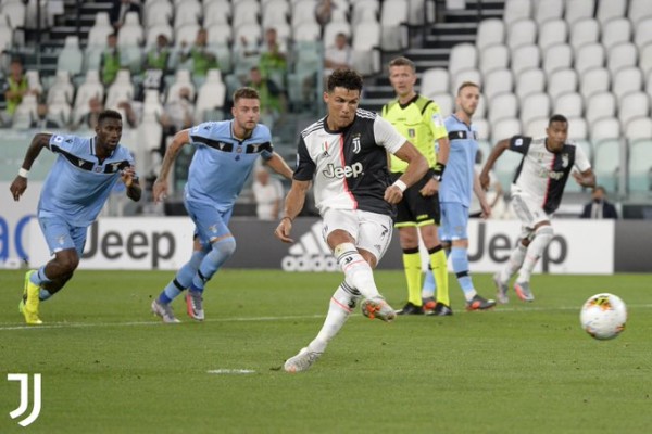 Cristiano Ronaldo ya tiene más de 50 goles en el balompié italiano. (Twitter @juventusfces)