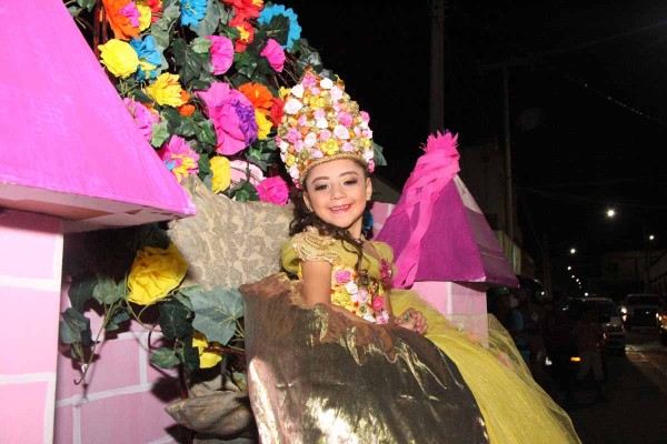 Reina del Jardín de Niños Juan Escutia, Joyre del Carmen Lizárraga.