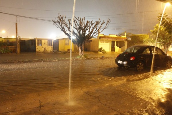 Lluvias golpean fuerte a zona norte de Mazatlán