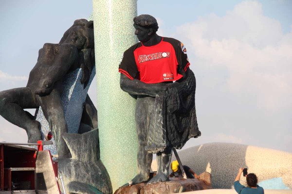 Visten al ‘mono bichi’ con casaca de Venados