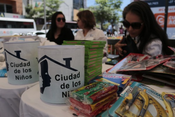 El módulo de donación está ubicado afuera de Palacio Municipal de Culiacán.