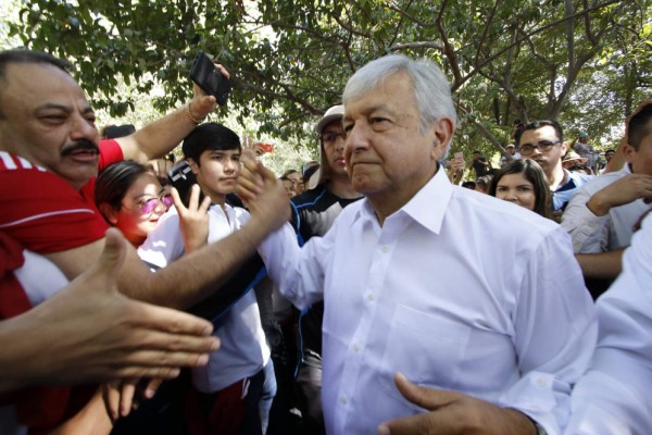 Dinero del partido Podemos, en España, fue a proveedores de la campaña de AMLO, dice diario español