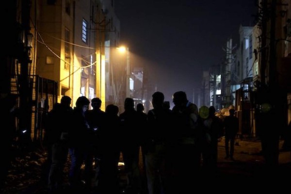 Incendio en una fábrica de petardos deja 17 muertos en Nueva Delhi, India