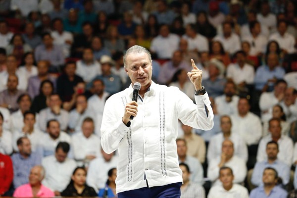 Promesas, retos y obras en proceso presume Quirino en su Tercer Informe