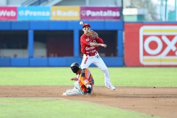 Sigue Águilas de Mexicali volando alto