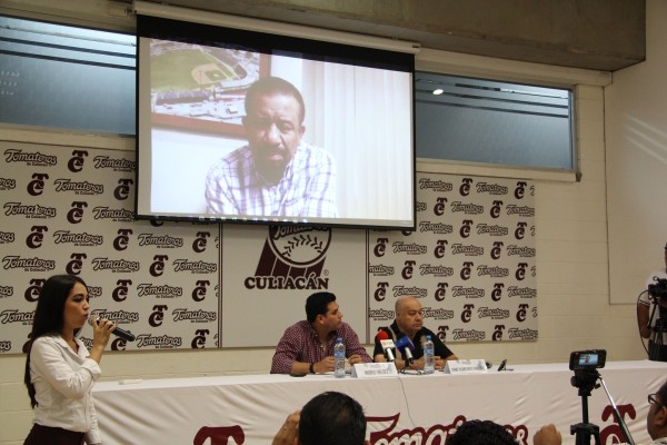 Jesús Sommers hizo un enlace para mostrar su beneplácito por el homenaje que le hará Tomateros de Culiacán.