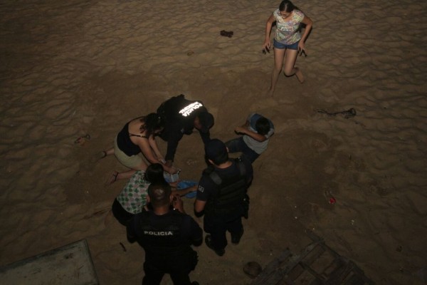 Ciudadanos reportan desove de una tortuga y personal del Acuario de Mazatlán no acude al llamado