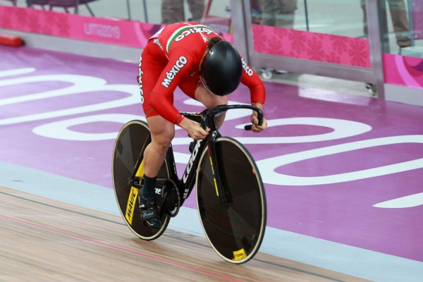 Luz Daniela Gaxiola participa en pruebas de velocidad por equipos, individual, keirin y 500 metros contrarreloj.