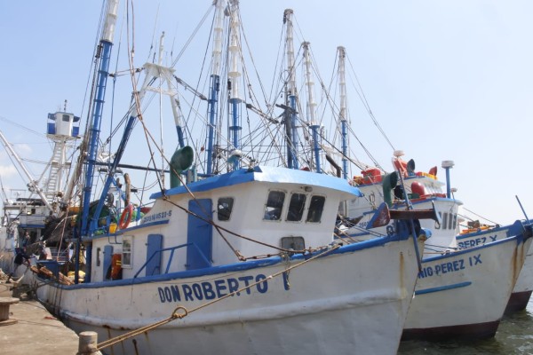 Barco camaronero de Mazatlán es asaltado frente a las Tres Islas