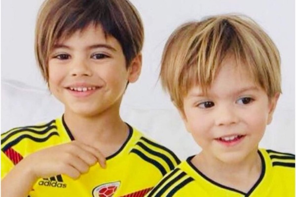 Hijos de Shakira y Piqué animan a Colombia en su debut