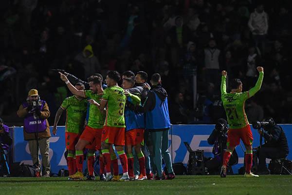 $!Bravos imponen su autoridad ante Santos