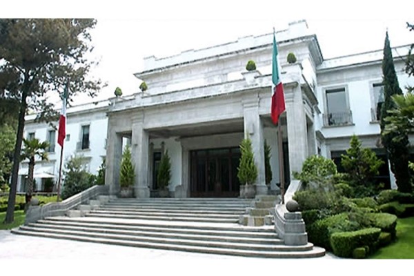 La primera reunión del Presidente Enrique Peña Nieto con su Gabinete tuvo lugar en Los Pinos.
