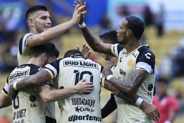 Vinicio Angulo, máximo goleador en la historia de Dorados