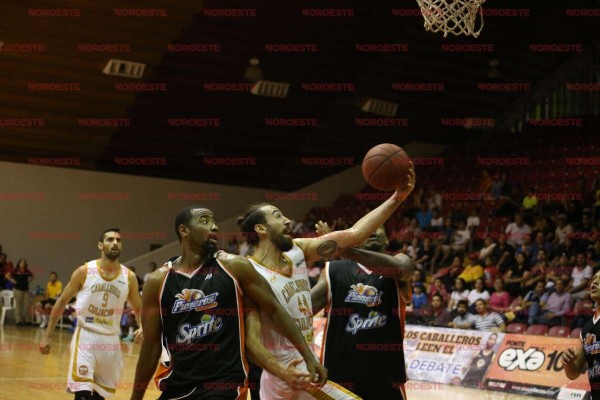 Llega Joaquín Villanueva a aportar su granito de arena