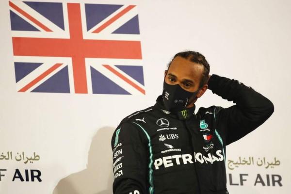 Lewis Hamilton presenta síntomas leves de coronavirus, está aislado y no podrá participar este fin de semana del GP de de Sakhir, Baréin.