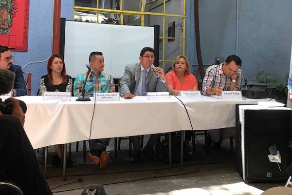 Conferencia de los familiares de Rubén Espinosa y Nadia Vera donde reclamaron al Gobierno de Mancera su inacción para resolver el caso.
