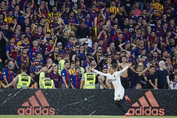 Se le escapa la Copa del Rey al Barcelona, que pierde 1-2 con el Valencia