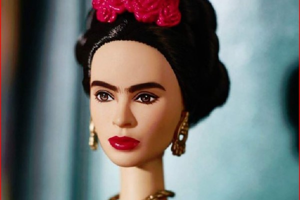 La figura de Frida Kahlo es parte de la colección de muñecas que lanza Mattel, dedicada a mujeres que han hecho historia.