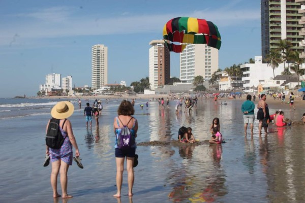 Llaman a turistas a evitar fraudes en servicios en Mazatlán