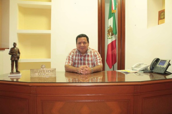 Es Leobardo López el primero en repetir como Alcalde en Salvador Alvarado