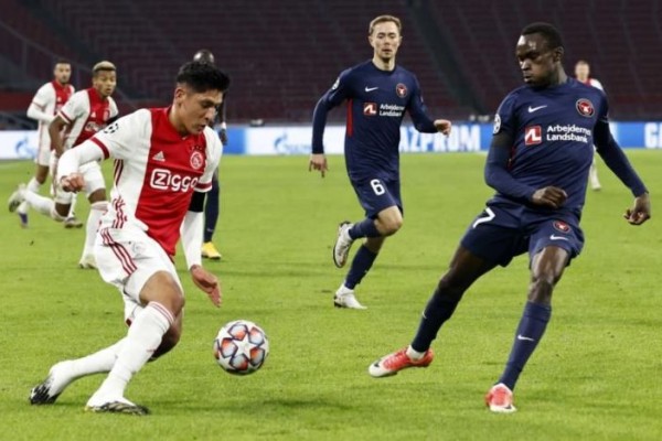 Ten Hag dice que Edson Álvarez seguirá en el Ajax después del invierno