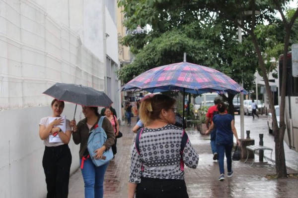 Sorprenden lloviznas y bajas temperaturas este martes en Culiacán