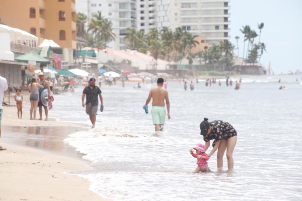 Sinaloa recibió casi 900 mil turistas en verano: Sectur