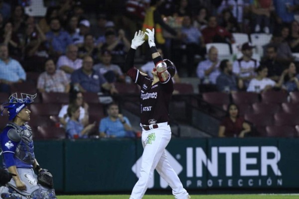 Tomateros remontó en la octava baja.