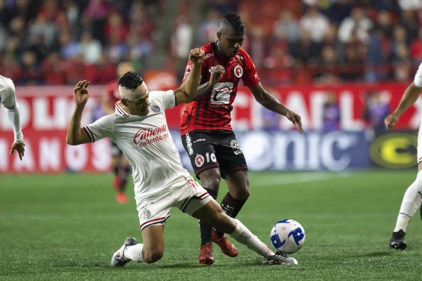 Sin convencer, Chivas derrota por la mínima a Xolos