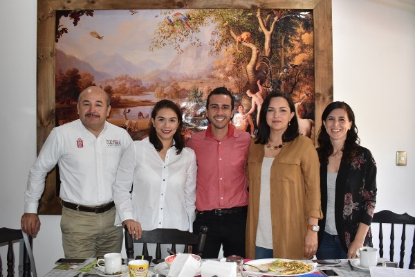 Funcionarios del Instituto Municipal de Cultura Culiacán, invitan a artistas a la convocatoria Intervención Cultural en Comunidades.