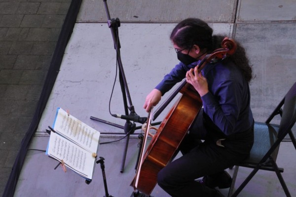 Arian Castro Murillo ofrece mágica interpretación de ‘Suites de Bach para cello’