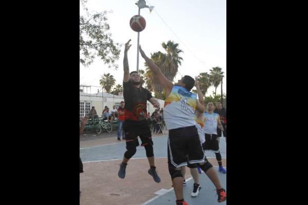 Despacha Chametla a Tímbiri en Torneo Veteranos de Mazatlán