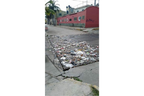 Tras lluvias, recolecta Servicios Públicos hasta 6 toneladas de basura en el puerto