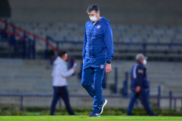 Robert Siboldi deja la dirección técnica del Cruz Azul luego de que el club fuera derrotado por Pumas