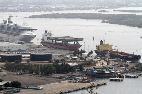 Morena pretende militarizar el comercio marítimo como en una dictadura: marinos mercantes