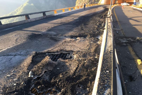 Tras accidente, mantendrán cerrada la Autopista Mazatlán- Durango en el tramo del puente El Carrizo