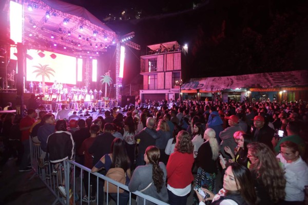 Promete Alcalde no más 'narcocorridos' en el Carnaval de Mazatlán