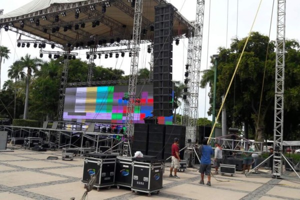Montan escenario para concierto de la Banda MS en Culiacán