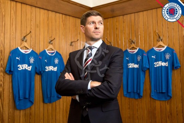 Steven Gerrard dirigirá al club escocés.