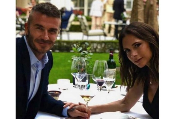David y Victoria Beckham celebran en París su 19 aniversario de boda.
