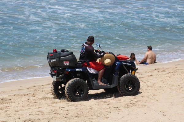 En Mazatlán detendrán a quien se meta al mar en estado de ebriedad, dice jefe policíaco
