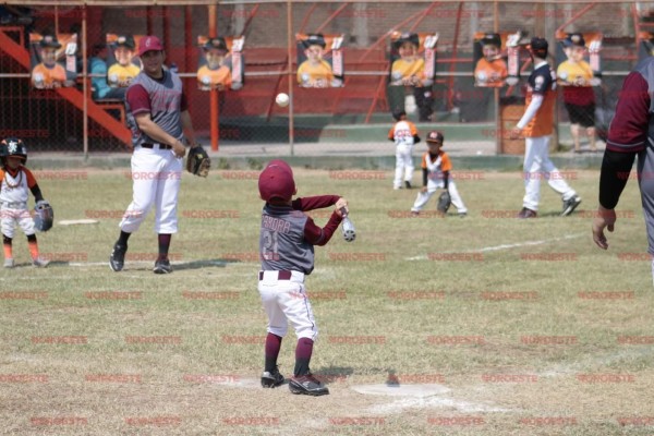 La Liga Humaya mantuvo su etiqueta de invictos en el Torneo Distrital de Beisbol.