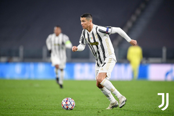 Cristiano Ronaldo marca su gol 750 en la victoria 3-0 de la Juventus ante el Dinamo Kiev