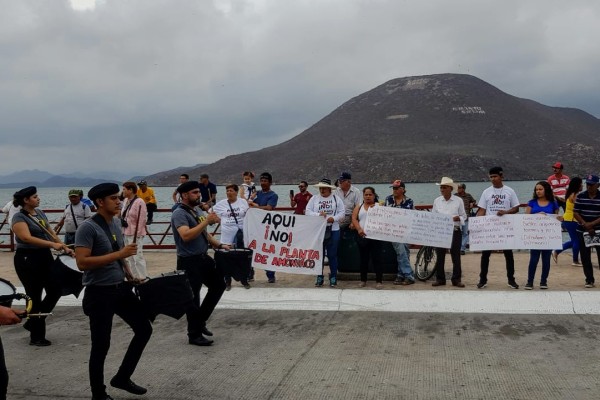 Ciudadanos se manifiestan en Topolobampo contra planta de amoniaco; ¡Aquí no!, gritan a Quirino
