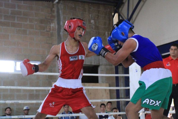 Cierran boxeadores mazatlecos preparación en Tepic