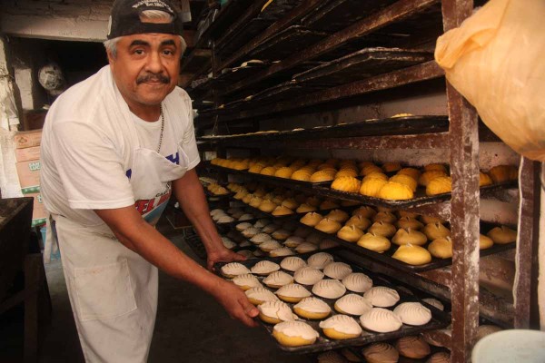 Viajan de Culiacán y Mazatlán sólo a comprarle pan