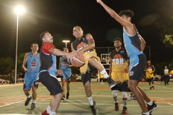 Valioso triunfo se apunta La Mazatleca en la Copa Navideña de Baloncesto Delfines de Mazatlán 2020