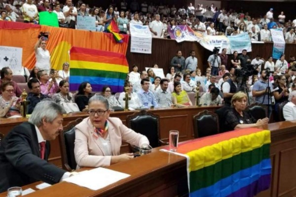 Dan primera lectura a iniciativa de matrimonio igualitario en Sinaloa
