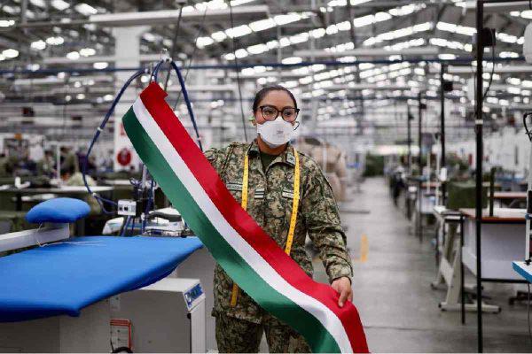 $!Fotos: así se confeccionó la banda presidencial que Sheinbaum usará en su primer Grito de Independencia