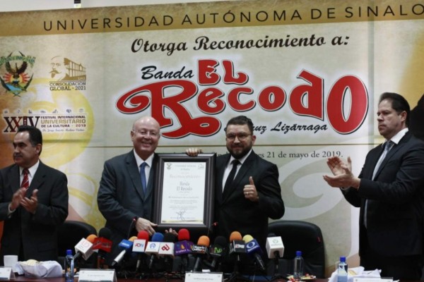 Reconoce la UAS a la Banda El Recodo por su 80 aniversario